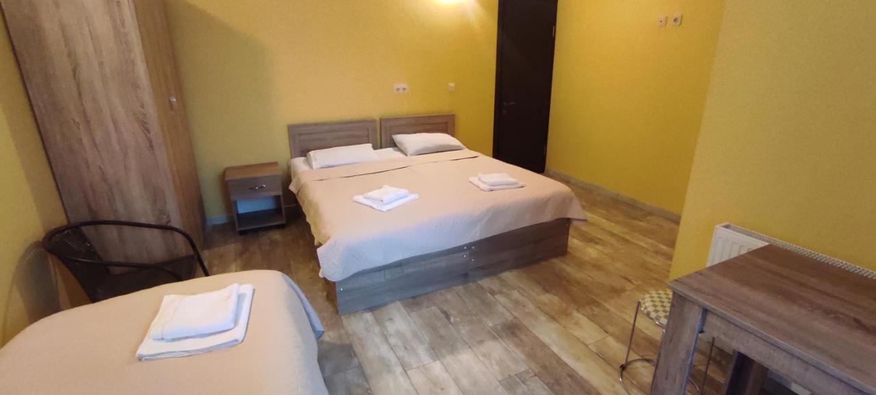 Femily Hotel In Batumi Mareti Str 2 ภายนอก รูปภาพ