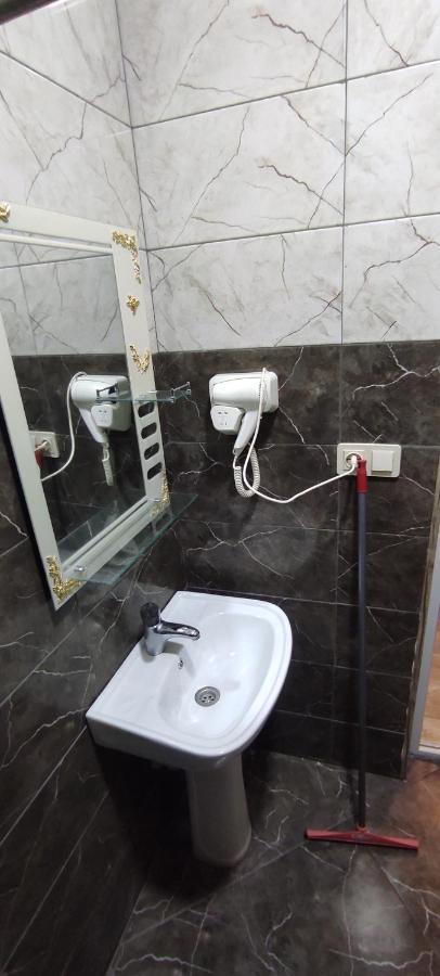 Femily Hotel In Batumi Mareti Str 2 ภายนอก รูปภาพ