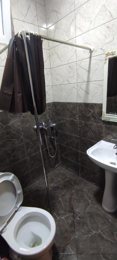 Femily Hotel In Batumi Mareti Str 2 ภายนอก รูปภาพ