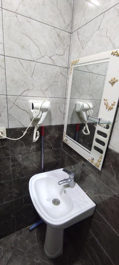 Femily Hotel In Batumi Mareti Str 2 ภายนอก รูปภาพ
