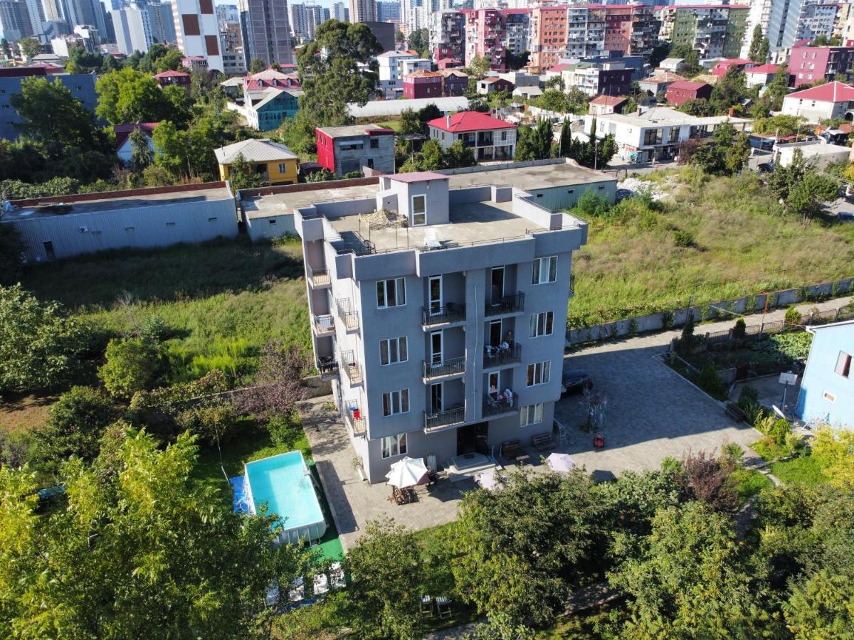Femily Hotel In Batumi Mareti Str 2 ภายนอก รูปภาพ